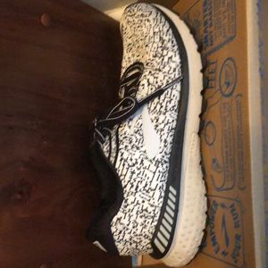 Brooks shoes